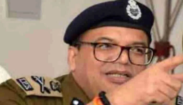 लखनऊ: पुलिस आयुक्त ने कहा- रात्रि गश्त बढ़ाकर अपराधों पर लगाम लगाए पुलिस