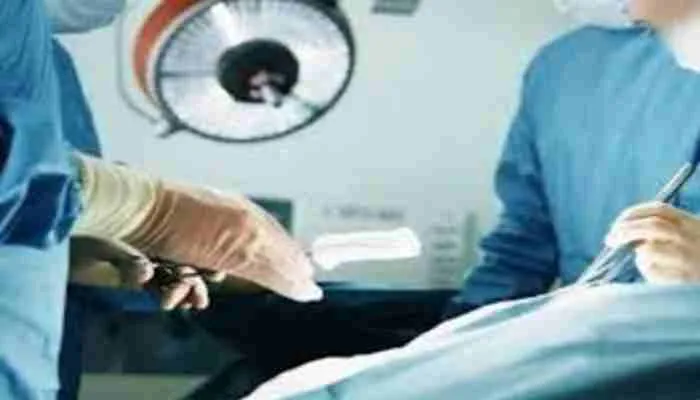 लखनऊ: महिला के पेट में मिली दो किलो बालों की गांठ, डॉक्टरों ने किया सफल ऑपरेशन