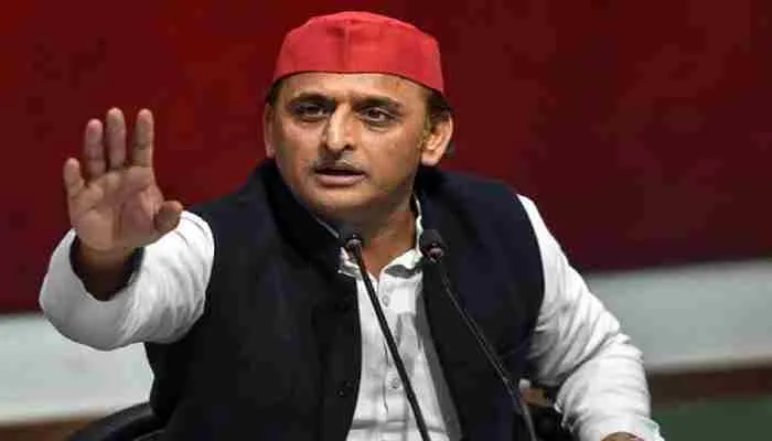 यूपी: अखिलेश ने कसा तंज, कहा- विज्ञापनों में ही ‘विकास उत्सव’ मना रही भाजपा