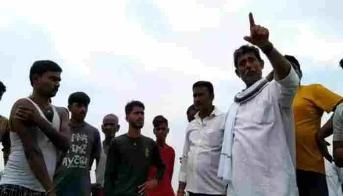 गोरखपुर: नगर आयुक्त पर भड़के पूर्व विधायक, किया अशब्दों का प्रयोग, वीडियो वायरल