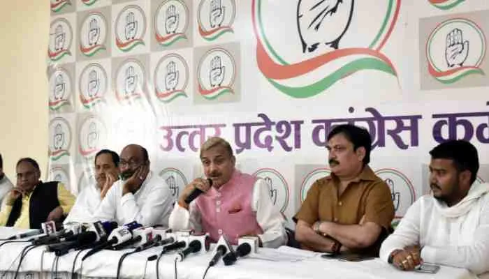 यूपी: महंत नरेंद्र गिरि मामले में कांग्रेस ने की सीबीआई जांच की मांग