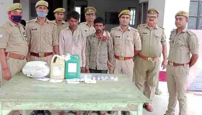 बाराबंकी: पुलिस ने दो शातिर चोरों को गिरफ्तार कर बरामद किया चोरी का माल