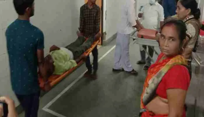 बाराबंकी: रोडवेज ने मारी कार को टक्कर, महिला की मौत, दो बच्चों समेत 7 घायल