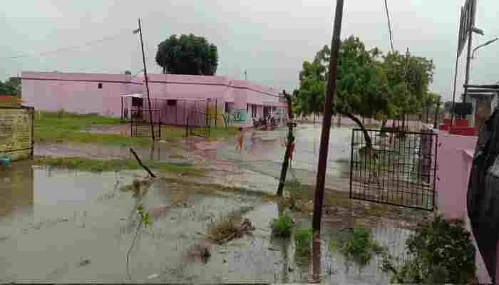 बाराबंकी: बारिश ने खोली जैदपुर नगर पंचायत की पोल, विकास की हकीकत आई सामने
