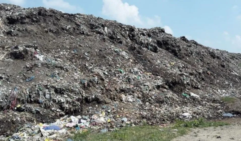 बरेली: करोड़ों खर्च, कूड़े के पहाड़ जस के तस