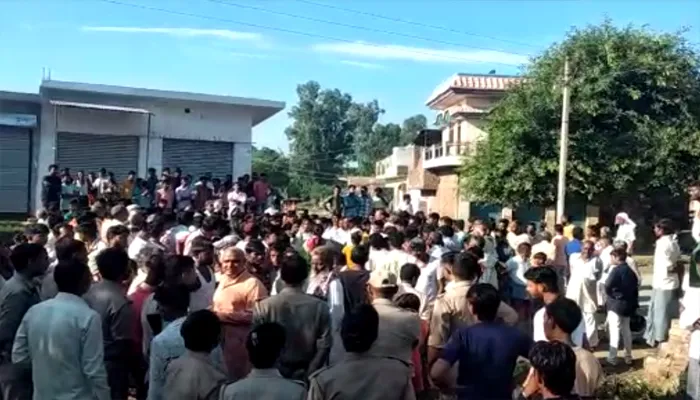 बदायूं: तालाब में डूबने से तीन साल की बच्ची की मौत, ग्रामीणों ने शव सड़क पर रखकर किया हंगामा