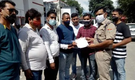 भाजपा प्रदेश प्रभारी गौतम के खिलाफ कांग्रेसियों में उबाल, कोतवाली में आ धमके