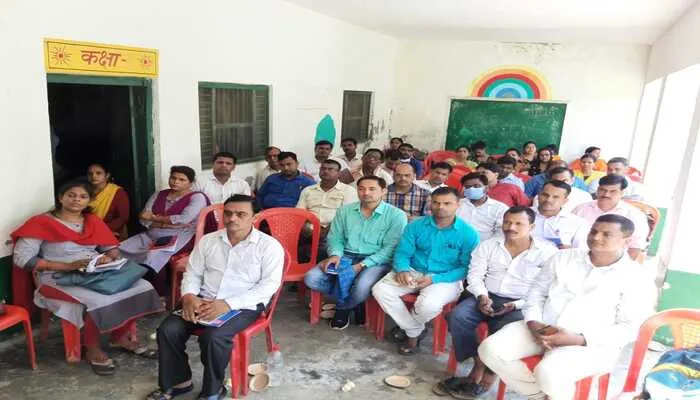 बाराबंकी में न्याय पंचायत बहुता के शिक्षकों की बैठक हुई संपन्न