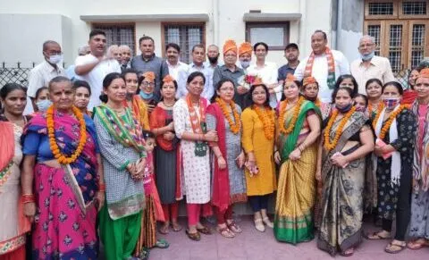 हल्द्वानी: कई महिलाओं ने थामा भाजपा का दामन