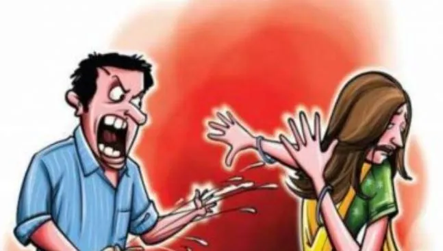 पत्नी के चरित्र पर शक था तो तेजाब से जला दिया, हालत गम्भीर