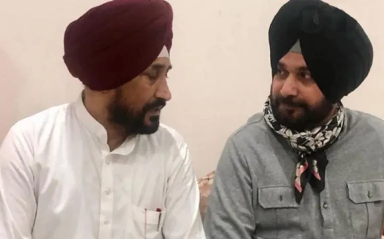 पंजाब सरकार मंत्रिमंडल पर चर्चा करने के लिए चन्नी और सिद्धू पहुंचे दिल्ली