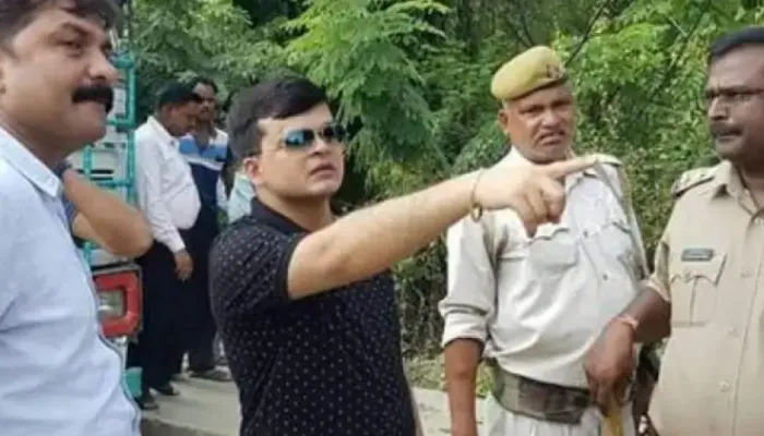 लखनऊ: इलाके में गंदगी को देख भड़के नगर आयुक्त, कार्यदायी संस्था को हटाया