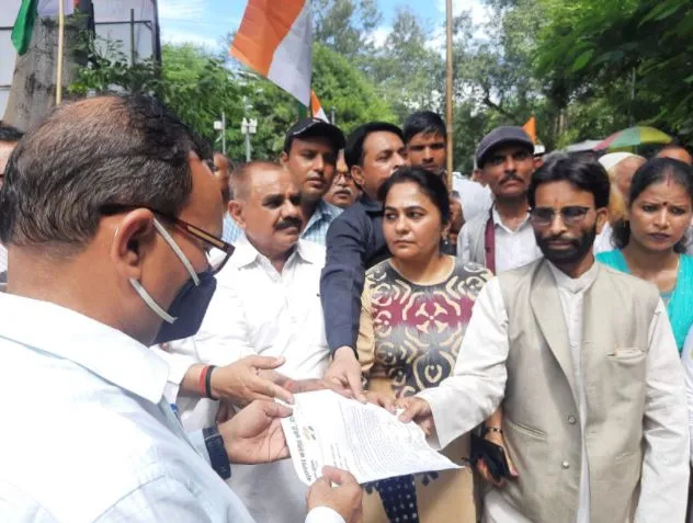 बरेली: कांग्रेस महानगर कमेटी ने सिटी मजिस्ट्रेट को दिया ज्ञापन