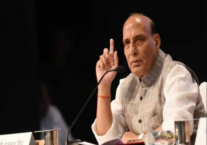 रक्षा मंत्री राजनाथ सिंह ने निजी रक्षा उद्योग से अनुसंधान एवं विकास में निवेश का किया अनुरोध