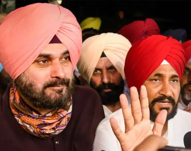पंजाब कांग्रेस में इस्तीफों का दौर शुरू, कुछ और मंत्री छोड़ सकते हैं कुर्सी