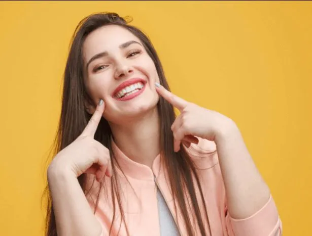 Skincare: ग्लोईंग स्किन के लिए सोने से पहले करें ये 3 जरूरी काम