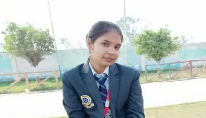 बाराबंकी: आचार्य श्री चंद्र देव इंटर कॉलेज की छात्रा कुमकुम वर्मा ने सिविल डिप्लोमा में रचा इतिहास