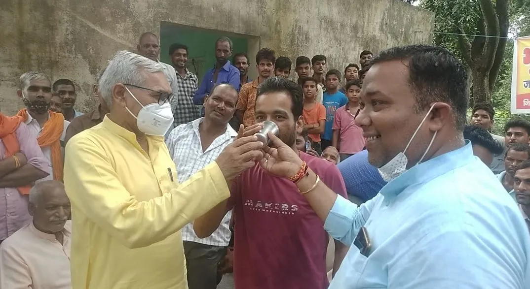 बरेली: भूख हड़ताल करने पर ग्रामीणों के दर्द पर लगेगा 55 लाख से मरहम