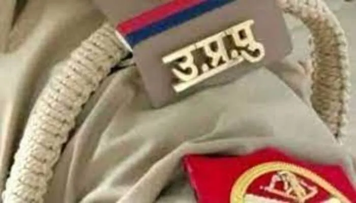 कानपुर: थाने में आरोपी को पीट रहे दो दारोगा ने मुंशी पर तानी पिस्तौल..दोनों सस्पेंड