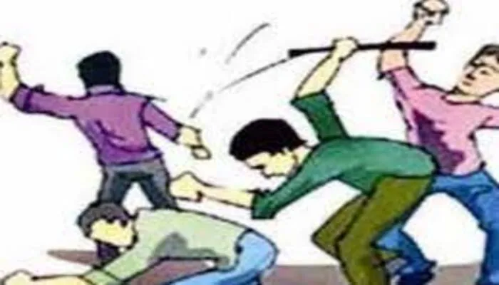 झगड़े में जमानत कराकर लौट रहे दो पक्ष फिर भिड़े, एक ही पक्ष के 3 घायल