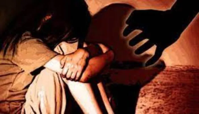 लखनऊ: शिक्षक ने किया नाबालिग छात्रा का यौन उत्पीड़न, फिर दोस्त से करा दी शादी