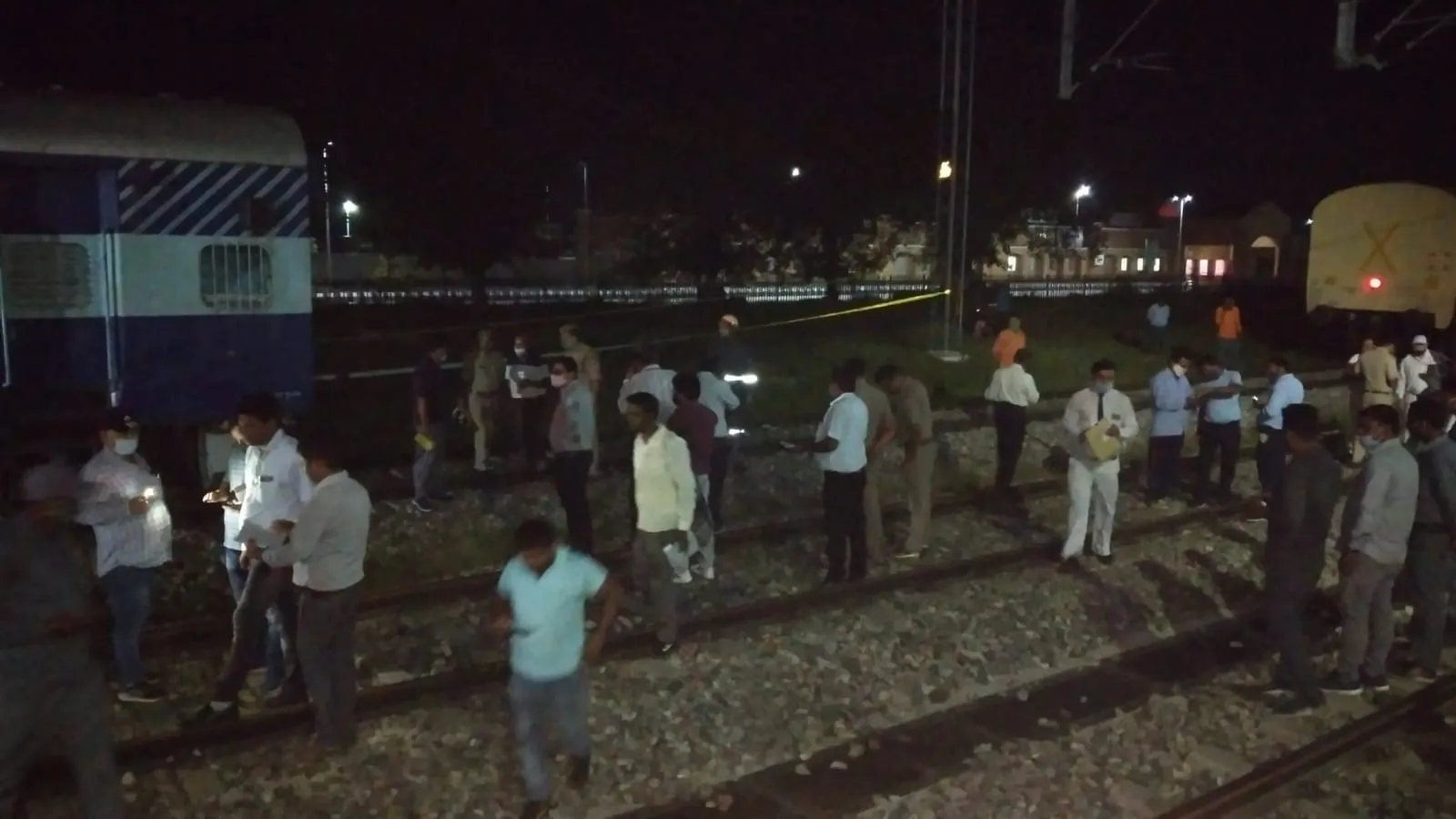 बरेली में मेगा मॉकड्रिल: पूर्णागिरी स्पेशल ट्रेन सिटी स्टेशन पर तड़के हुई बेपटरी, करीब 16 लोग घायल, तीन घंटे चला रेस्क्यू