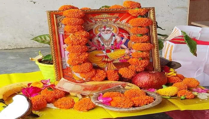 लखनऊ में शिल्प देव भगवान विश्वकर्मा की गई पूजा अर्चना