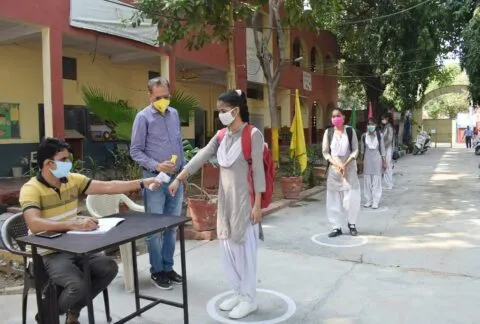 बागेश्वर: स्कूल खुलते ही कोरोना की दस्तक, आठवीं का छात्र निकला पॉजिटिव