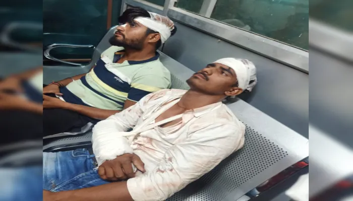 लखनऊ: दबंगों ने किया कार सवार युवकों पर हमला, केस दर्ज…