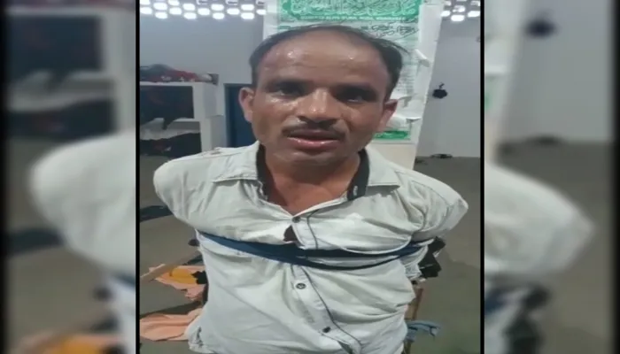 सीतापुर: चोरी के इल्जाम में युवक को दी तालिबानी सजा, वीडियो वायरल