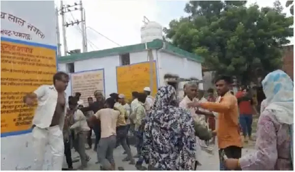 अमरोहा: वैक्सीन लगवाने को लेकर दो पक्षों में मारपीट, वीडियो वायरल