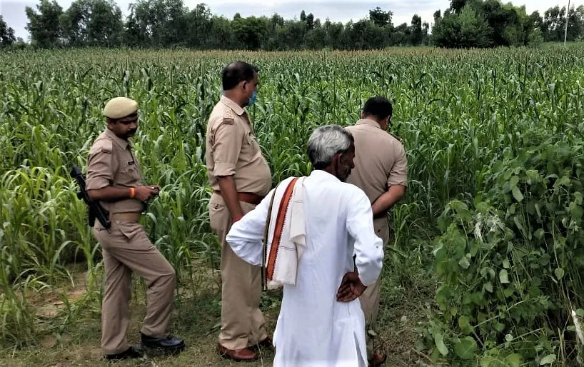 संभल: खेत में मिला वृद्धा का शव, हत्या की आशंका