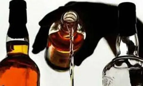 अवैध शराब बिक्री पर चढ़ा महिलाओं का पारा…