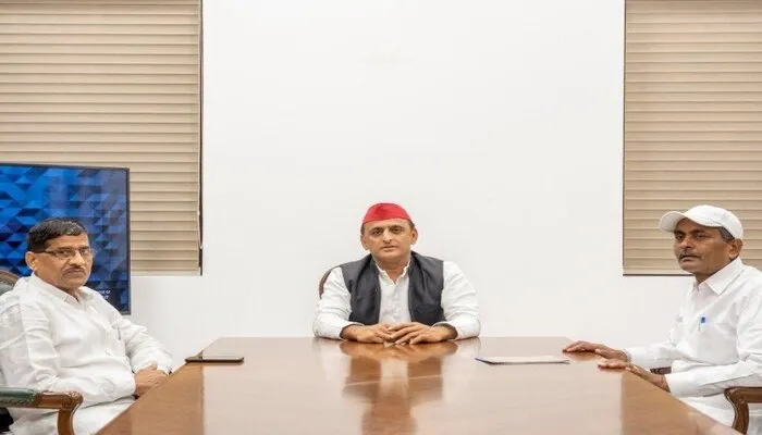 यूपी चुनाव: सपा का दामन थामेंगे लालजी वर्मा और रामअचल राजभर, अखिलेश से की मुलाकात