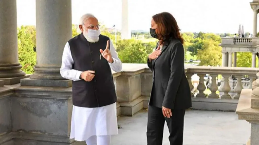 कमला हैरिस से मोदी की मुलाकात रही बेहद खास, भेंट किया ये विशेष उपहार