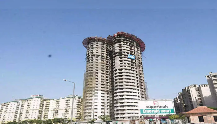 सुप्रीम कोर्ट ने ट्विन टावर गिराने का दिया आदेश, दोषियों के खिलाफ सख्त एक्शन