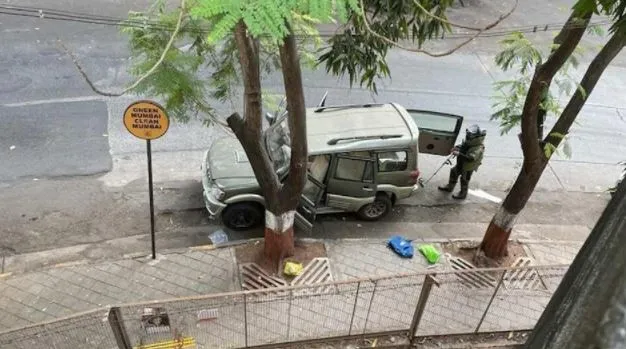 एंटीलिया केस में NIA ने कोर्ट में दाखिल की चार्जशीट, सचिन वाजे और अन्य पूर्व पुलिसकर्मी हैं आरोपी