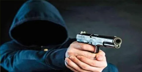 उधारी के रुपए मांगे तो तानी पिस्टल, आठ के खिलाफ रिपोर्ट