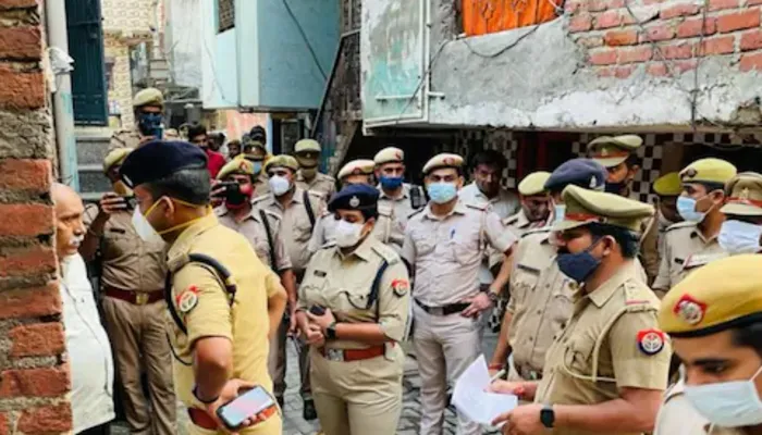 ऑपरेशन प्रहार: 120 पुलिसकर्मियों ने की छापेमारी, हिरासत में 22 संदिग्ध अपराधी