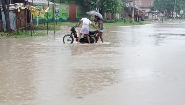 रायबरेली: बारिश का रेड अलर्ट, 12 घंटे में बरसा 120 एमएम पानी