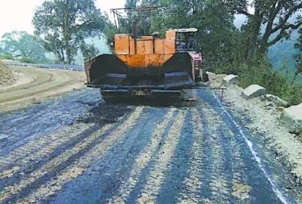 गरमपानी: दस वर्ष बाद भी नहीं हो सका सड़क पर डामरीकरण