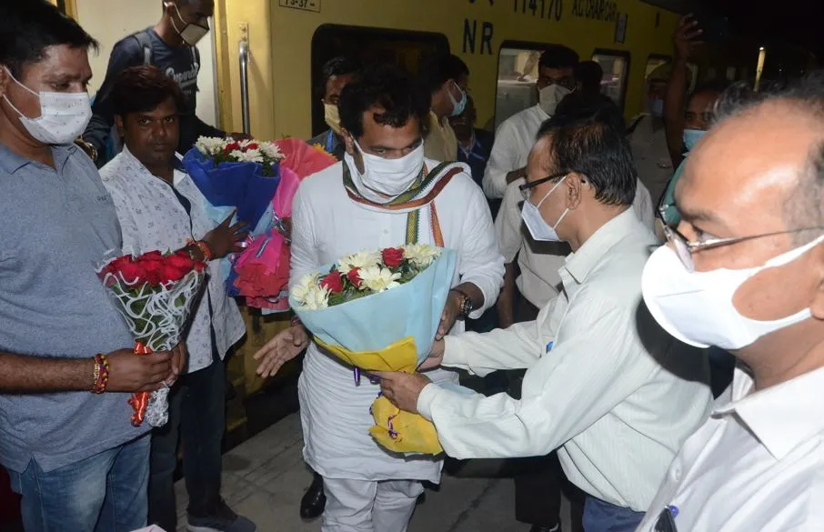 देर रात बरेली पहुंचे प्रभारी मंत्री श्रीकांत शर्मा