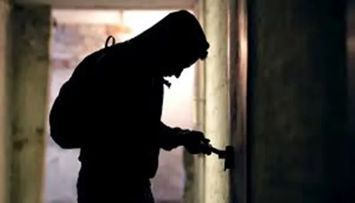 लखनऊ: बंद घरों को निशाना बनाने वाले 5 अभियुक्तों को पुलिस ने किया गिरफ्तार