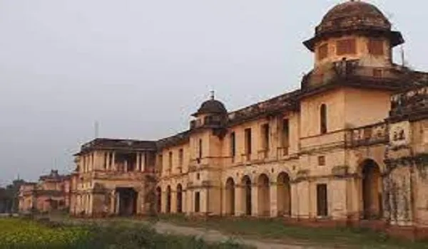 रामपुर: मुराद अली और निकहत बी के अधिवक्ताओं में हुई बहस