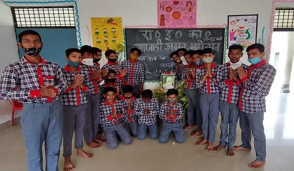 मुरादाबाद: गोविंद बल्लभ पंत के चित्र पर माल्यार्पण कर किया नमन