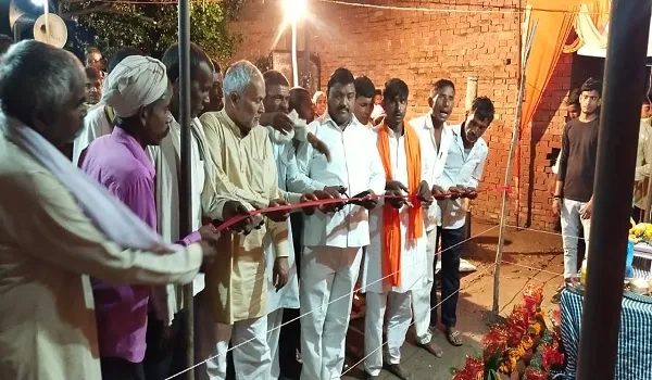 अमरोहा: सात दिवसीय श्रीमद् भागवत कथा का फीता काटकर किया शुभारंभ