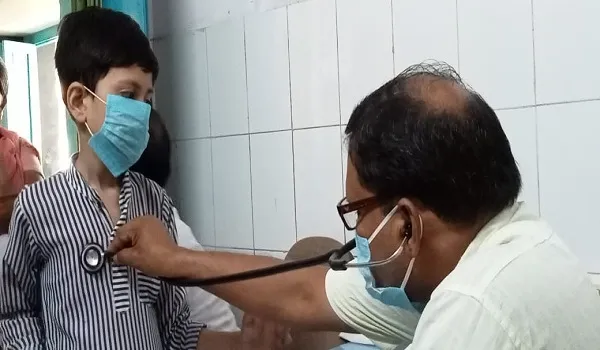 मुरादाबाद: जिला अस्पताल में बड़ी मरीजों की भीड़, दो सौ से को अधिक बुखार