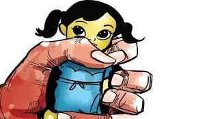 हल्द्वानी: नाबालिग से छेड़छाड़ करता एएसआई धरा, लोगों ने की जमकर धुनाई