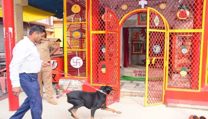 बाराबंकी: शिव मंदिर में ताला तोड़कर चोरी  का मामला आया सामने, जांच में जुटी पुलिस…