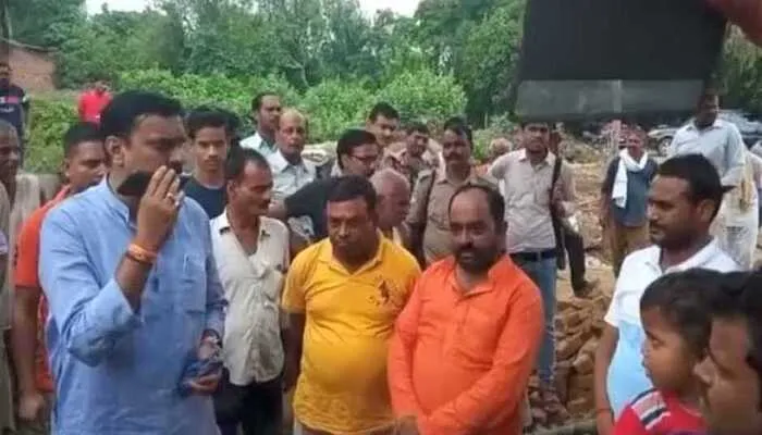 सीतापुर: विधायक ने  एसडीएम को दी मारने की धमकी, जानें पूरा मामला…